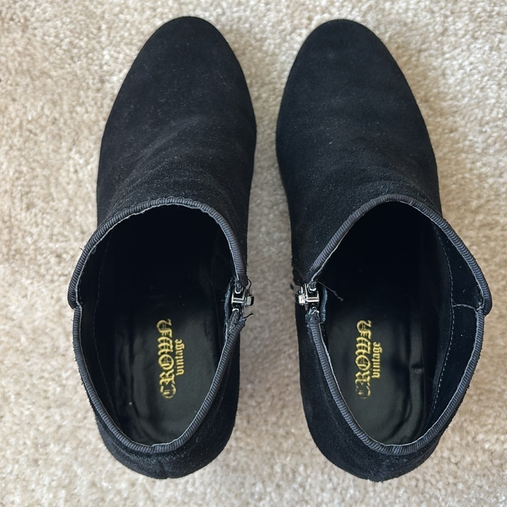 EUC Women’s Black Ankle Bootie Size 6 - Picture 6 of 6